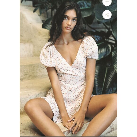 Significant Other Dresses & Skirts - Significant Other Andrea Floral Mini Dress in Ditsy Wild Flower